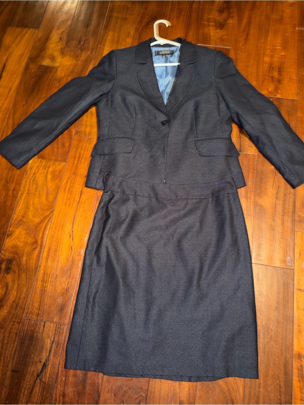 Kasper Women's Navy Two-Piece Skirt Suit